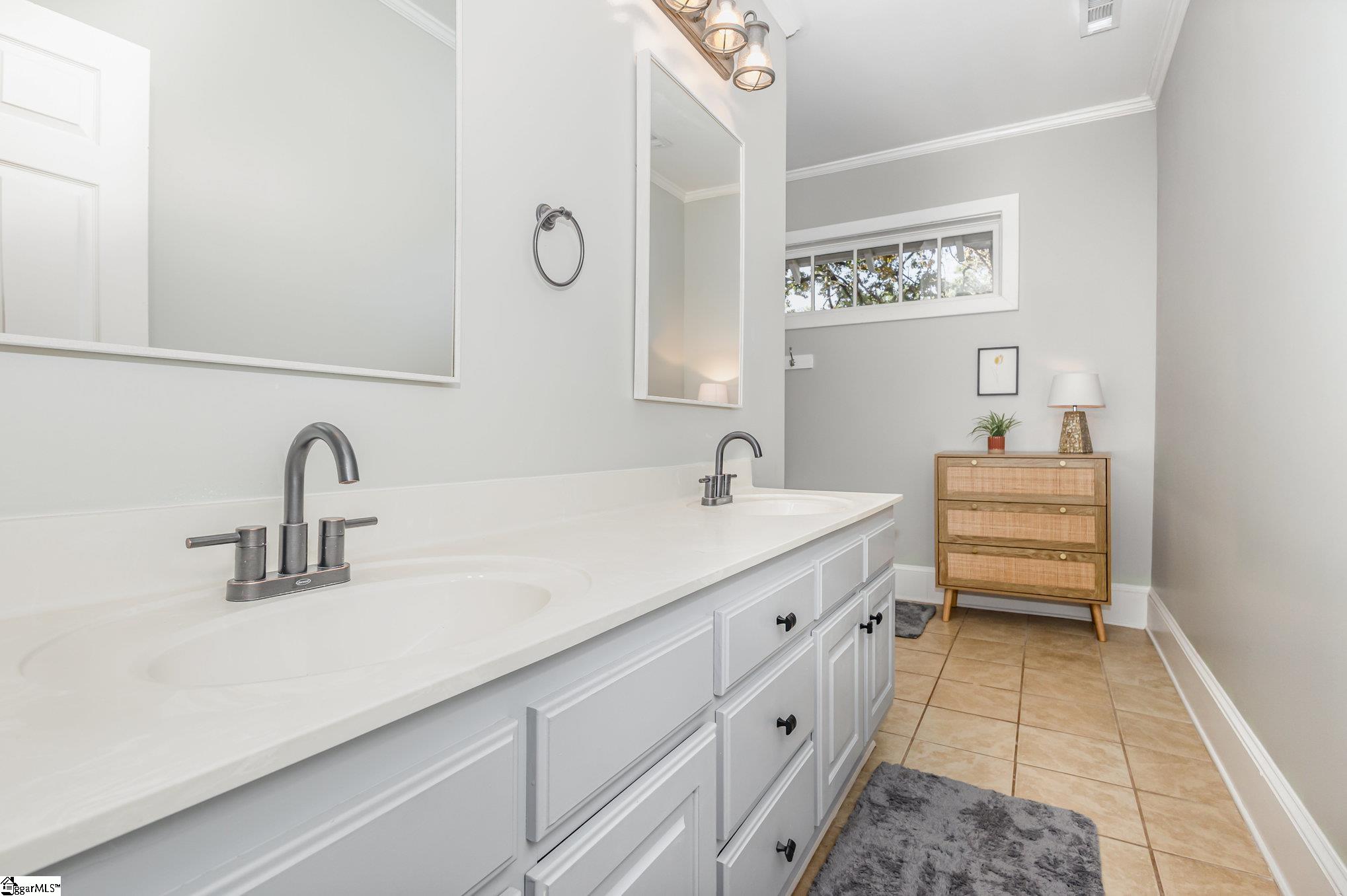 104 Perry Road Greenville, SC 29609 - Photo 16 of 25