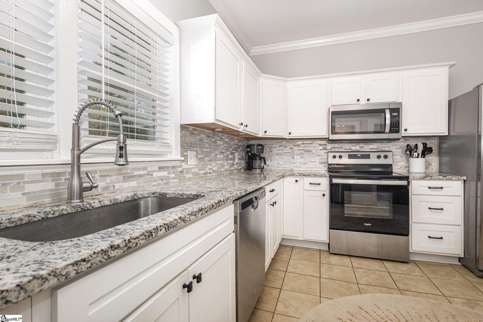 104 Perry Road Greenville, SC 29609 - Photo 10 of 25