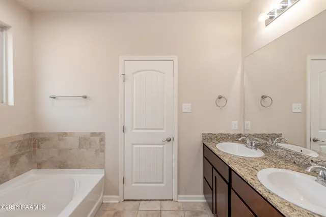 $244,999 | 112 Merrydale Lane, Rayne, LA 70578