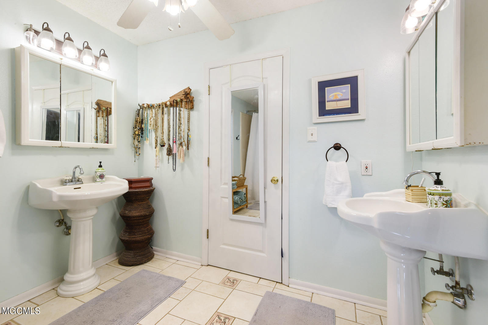 9000 Spring Street Ocean Springs, MS 39564 - Photo 15 of 27 015_1600x1067_mls_1600x1067