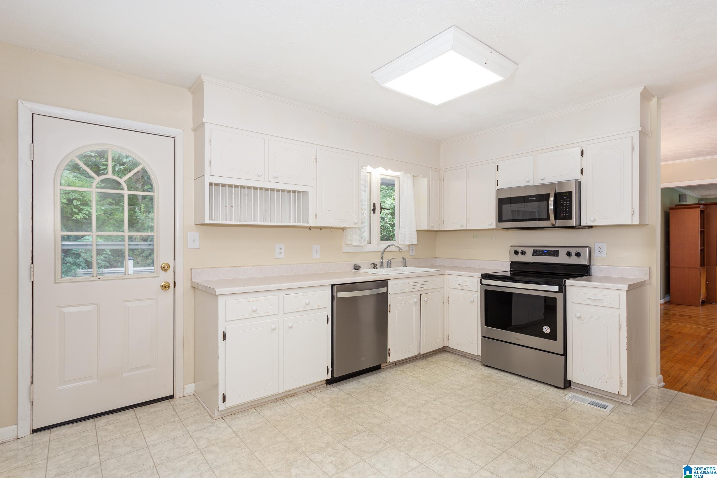1213 Pelham Road North Jacksonville, AL 36265 - Photo 14 of 37
