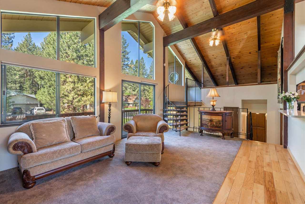 10132 Jeffery Pine Road Truckee, CA 96161 - Photo 2 of 21 Gallery Image 2