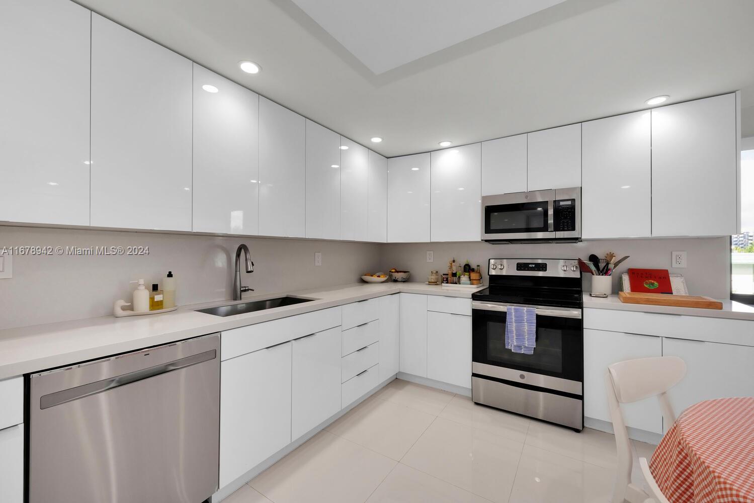 650 Ocean Drive, Unit 4C Key Biscayne, FL 33149 - Photo 14 of 22