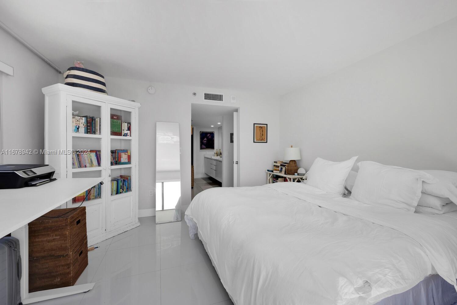 650 Ocean Drive, Unit 4C Key Biscayne, FL 33149 - Photo 17 of 22