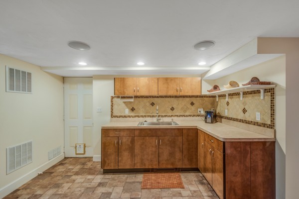 17 Tamarac Road Newton, MA 02464 - Photo 25 of 29 Gallery Image 25