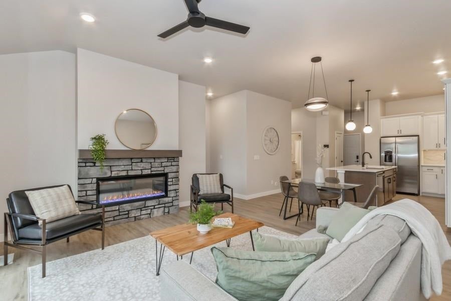 800 High Rdg Trail Solon, IA 52333 - Photo 6 of 32 Gallery Image 6