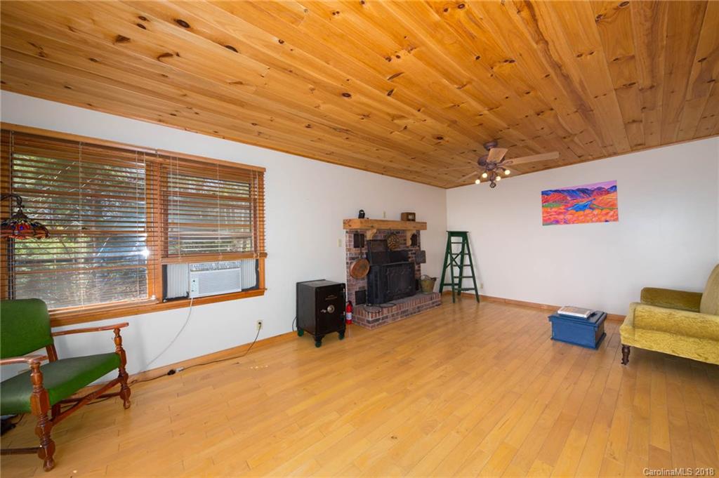 849 Pine Ridge Road Hendersonville, NC 28792 - Photo 6 of 29 Gallery Image 6
