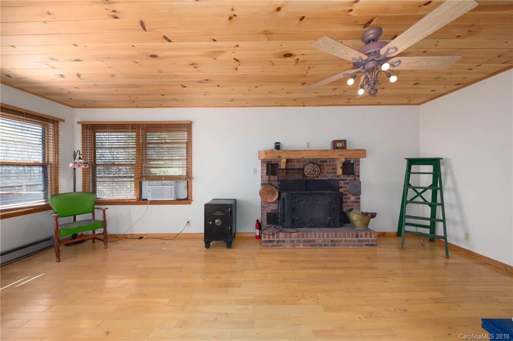 849 Pine Ridge Road Hendersonville, NC 28792 - Photo 7 of 29 Gallery Image 7