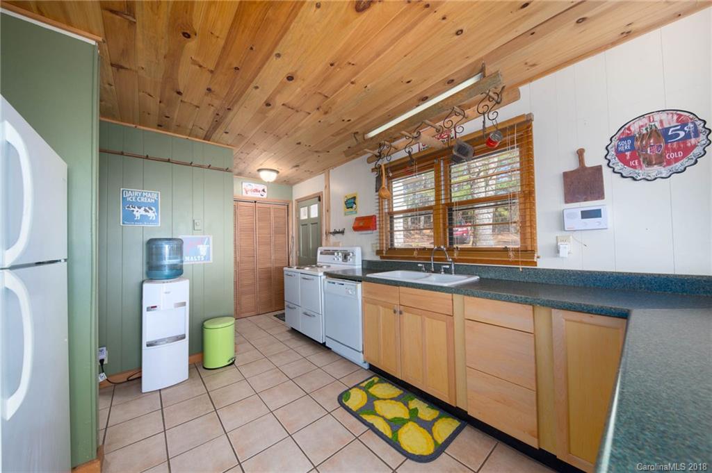 849 Pine Ridge Road Hendersonville, NC 28792 - Photo 10 of 29 Gallery Image 10