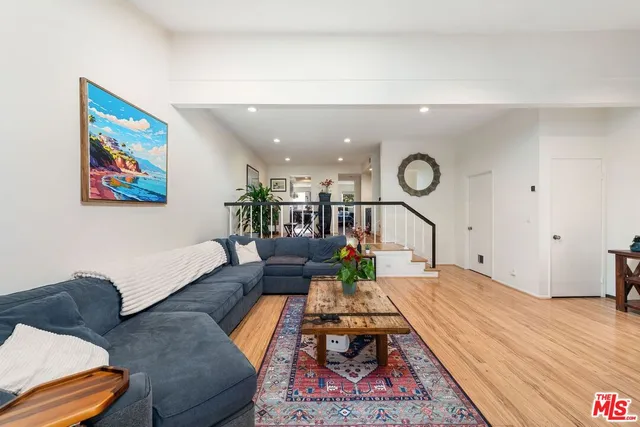 $1,125,000 | 17084 Palisades Circle, Pacific Palisades, CA 90272