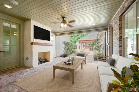 $1,000,000 | 15236 Campanile Court, Baton Rouge, LA 70810
