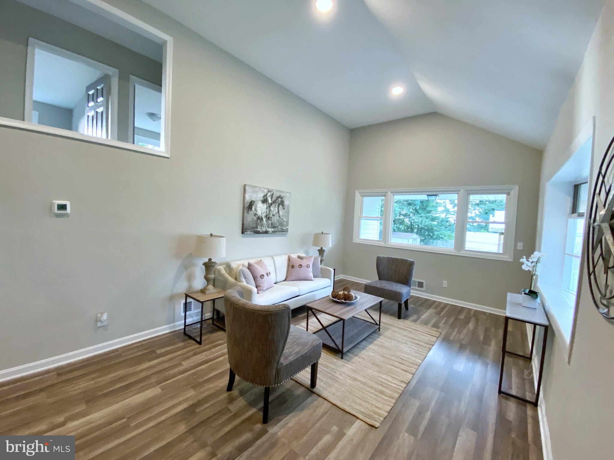 6101 Ridgeview Avenue Baltimore, MD 21206 - Photo 3 of 36 Spacious Open 2 story Living room...
