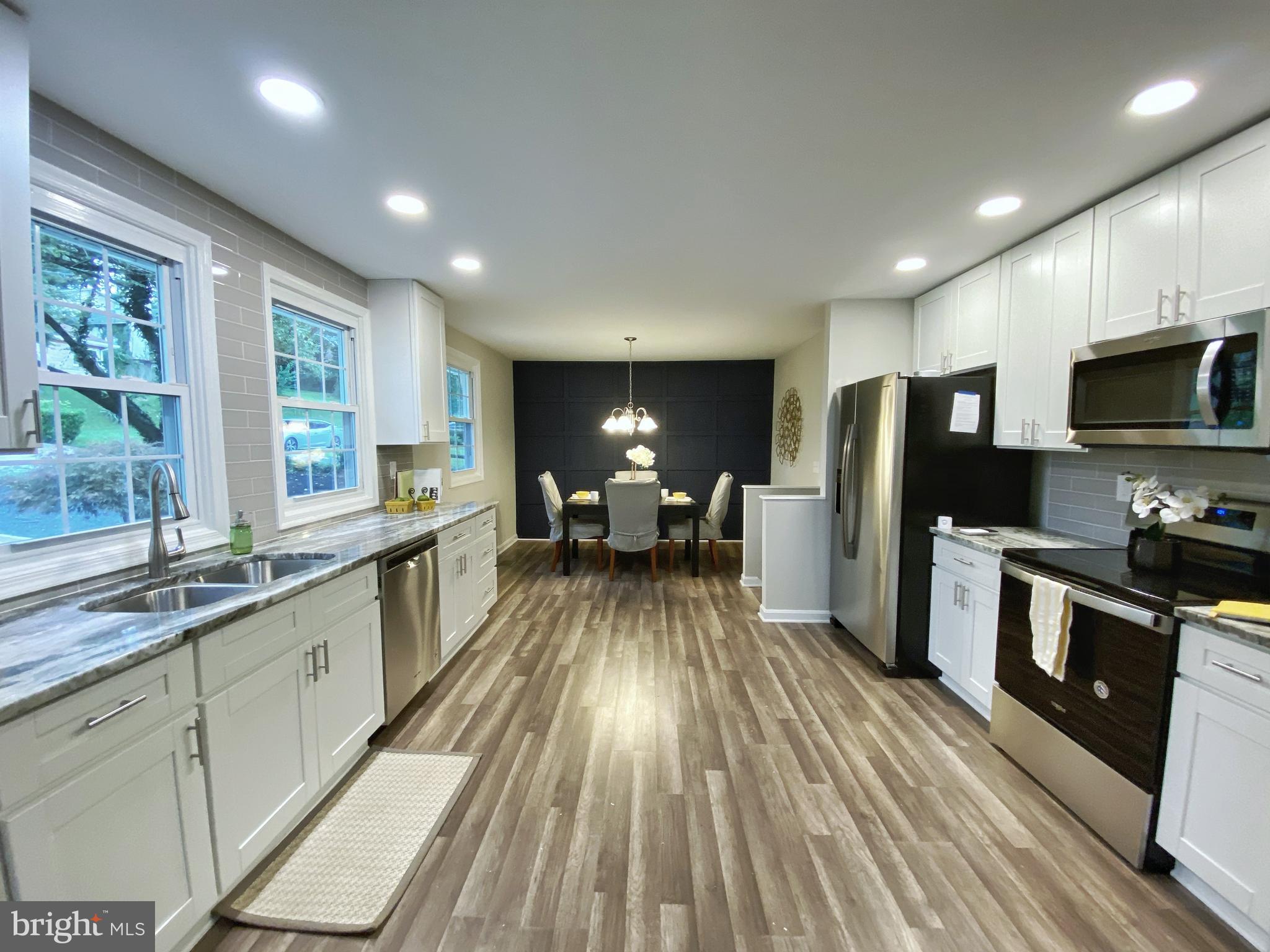 6101 Ridgeview Avenue Baltimore, MD 21206 - Photo 6 of 36 Large Gourmet Kitchen...