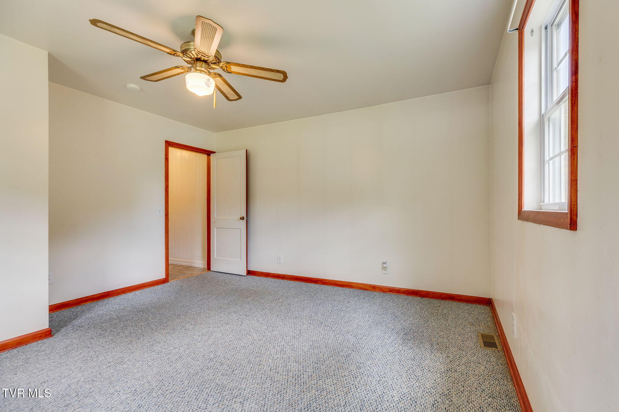 1639 Yuma Road Gate City, VA 24251 - Photo 16 of 36 012