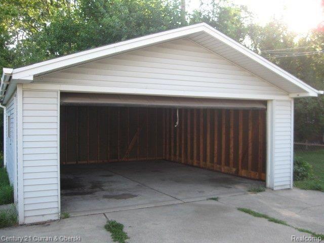 22372 Bruce Street Warren, MI 48091 - Photo 19 of 19 Brucegarageb4
