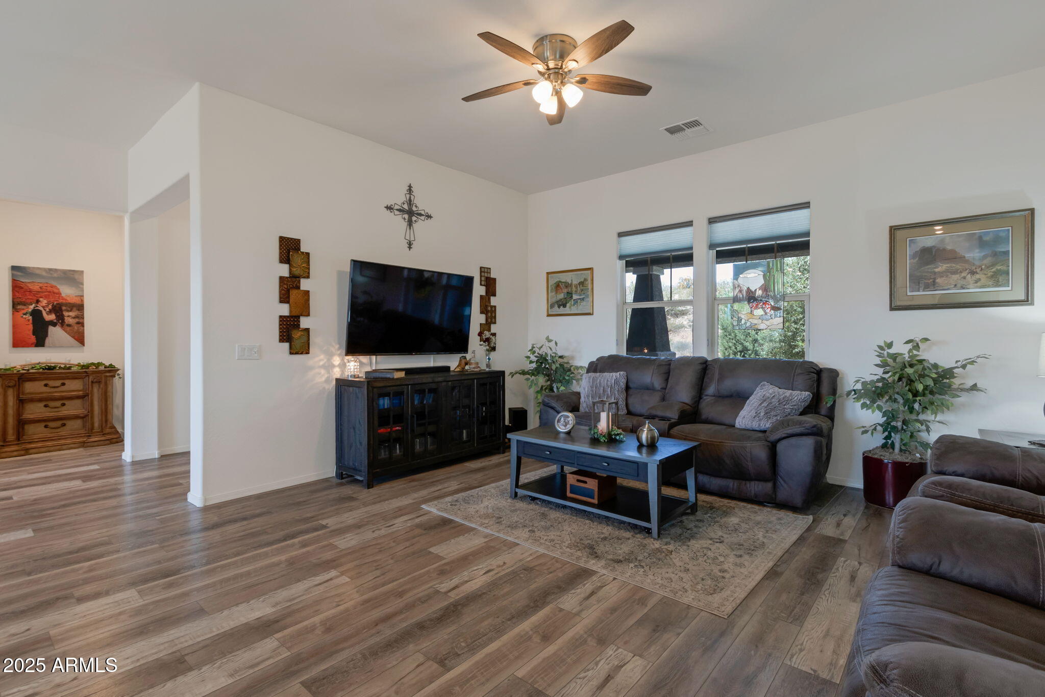 6025 North Hanover Court Rimrock, AZ 86335 - Photo 5 of 30 Living Room 2