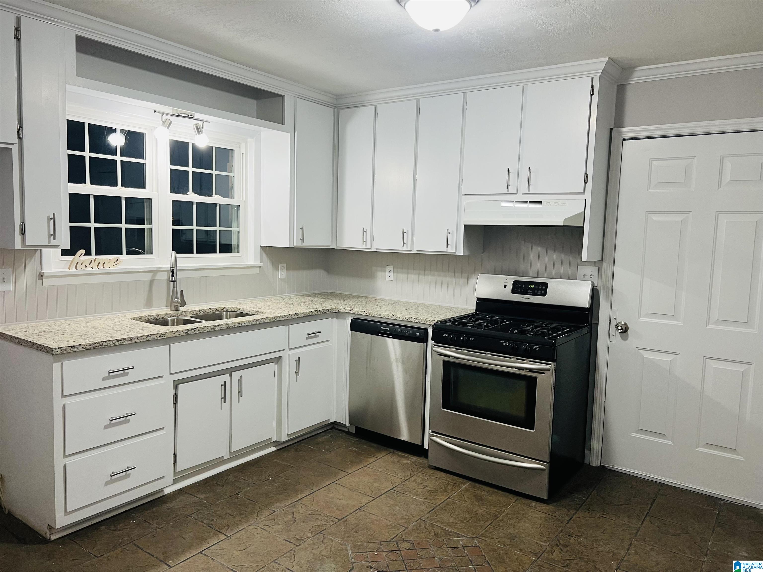 5804 S Road Pinson, AL 35126 - Photo 9 of 22