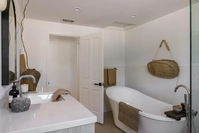 $25,000 | 276 East Granvia Valmonte, Palm Springs, CA 92262