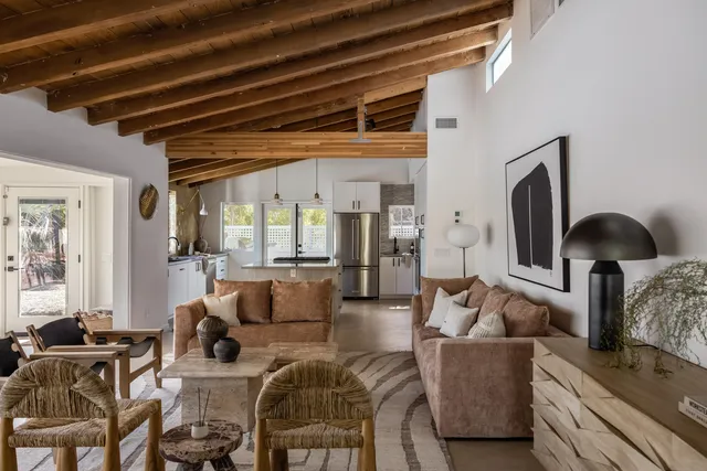 $25,000 | 276 East Granvia Valmonte, Palm Springs, CA 92262