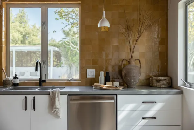 $25,000 | 276 East Granvia Valmonte, Palm Springs, CA 92262