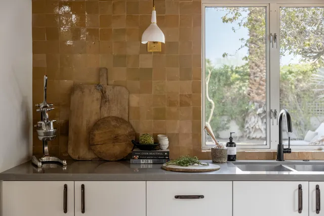 $25,000 | 276 East Granvia Valmonte, Palm Springs, CA 92262