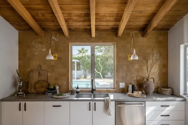 $25,000 | 276 East Granvia Valmonte, Palm Springs, CA 92262