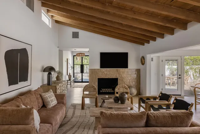 $25,000 | 276 East Granvia Valmonte, Palm Springs, CA 92262