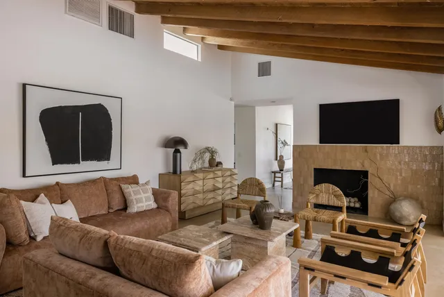 $25,000 | 276 East Granvia Valmonte, Palm Springs, CA 92262