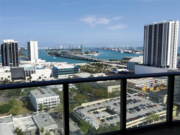$3,250 | 1600 Northeast 1st Avenue, Unit 2301, Miami, FL 33132