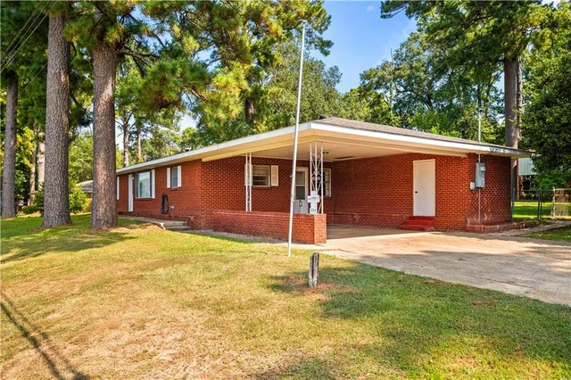 $205,000 | 5704 Monroe Highway, Ball, LA 71405