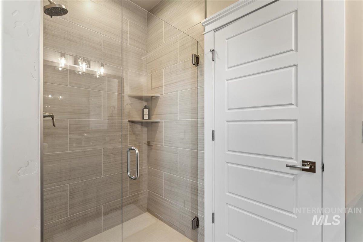 15465 Syrah Court Caldwell, ID 83607 - Photo 29 of 45 Bathroom with a shower stall