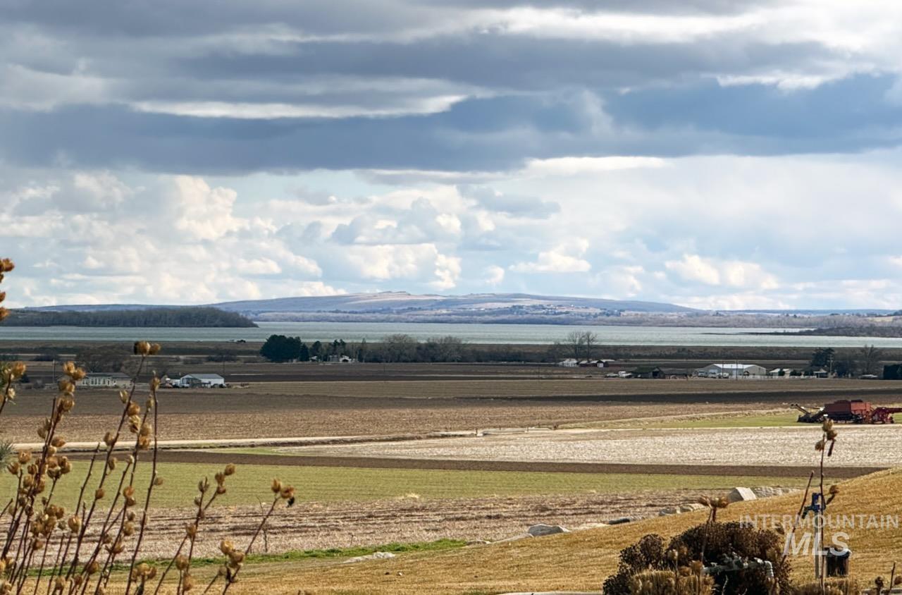 15465 Syrah Court Caldwell, ID 83607 - Photo 49 of 50 Mountain and Lake Views