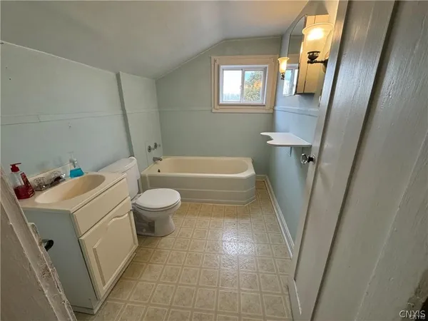 $139,900 | 152 East 4th Street, Oswego, NY 13126