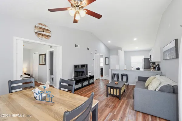 $2,000 | 3419 Islander Way, Jacksonville, FL 32223