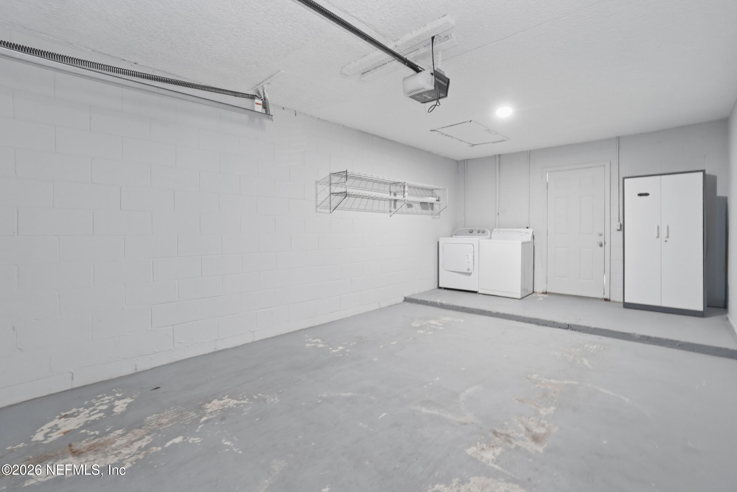 3419 Islander Way Jacksonville, FL 32223 - Photo 21 of 33 Garage