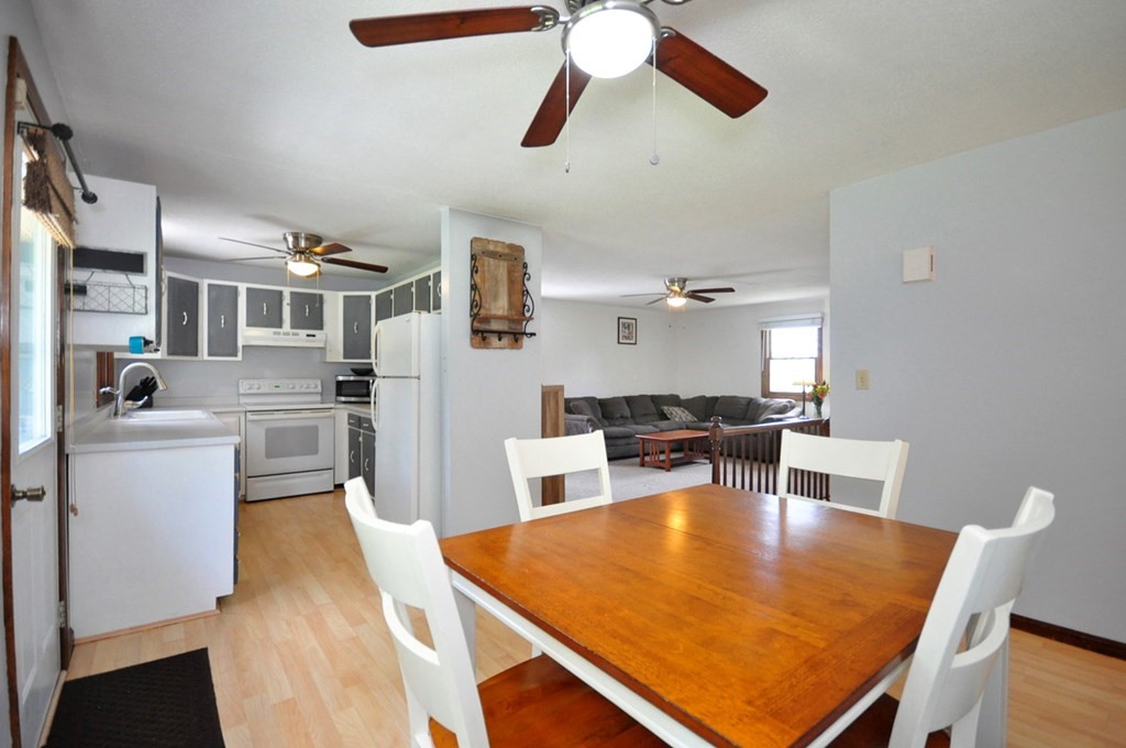 563 Pochassic Road Westfield, MA 01085 - Photo 15 of 42