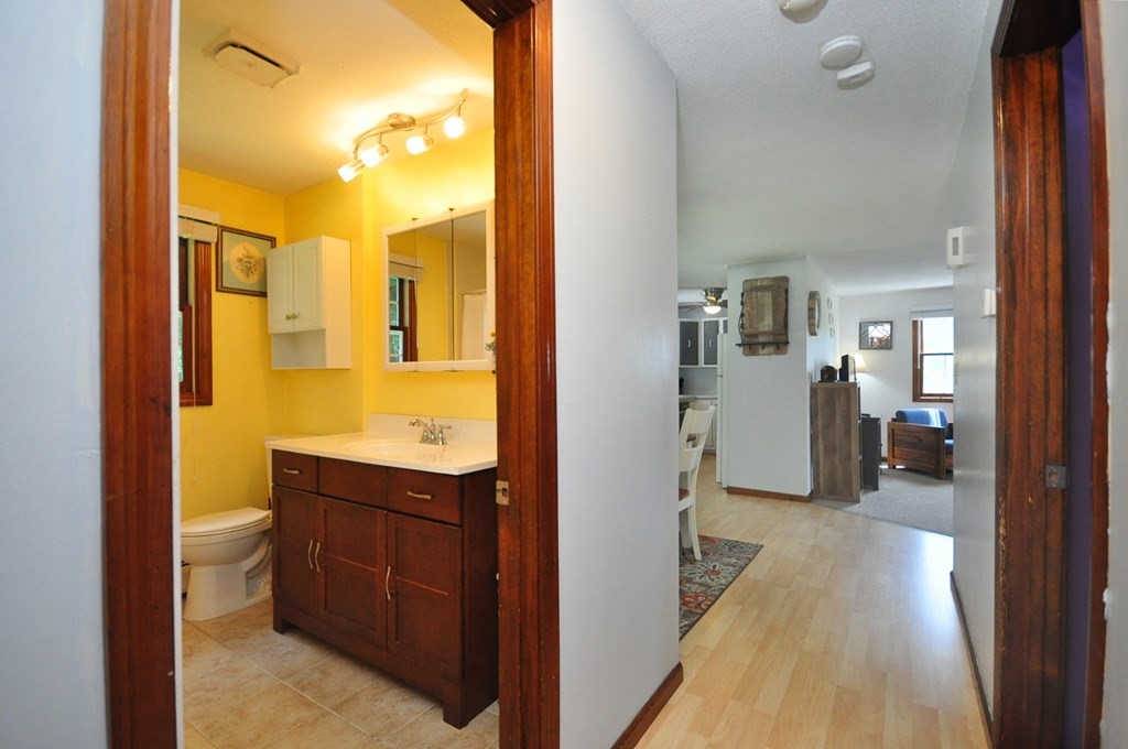 563 Pochassic Road Westfield, MA 01085 - Photo 17 of 42