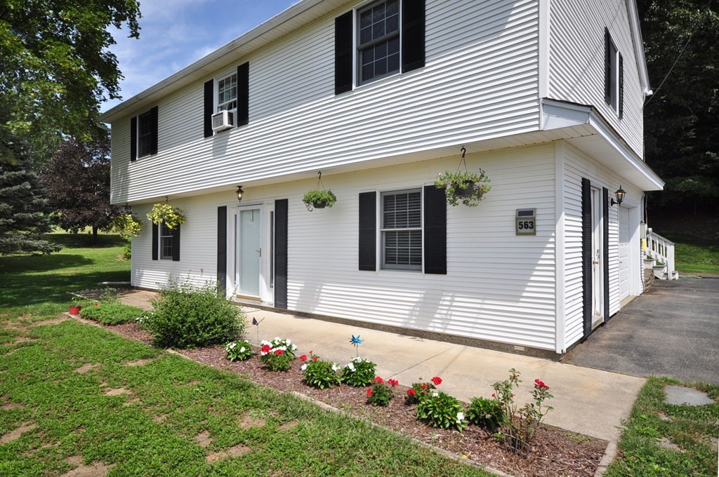 563 Pochassic Road Westfield, MA 01085 - Photo 2 of 42