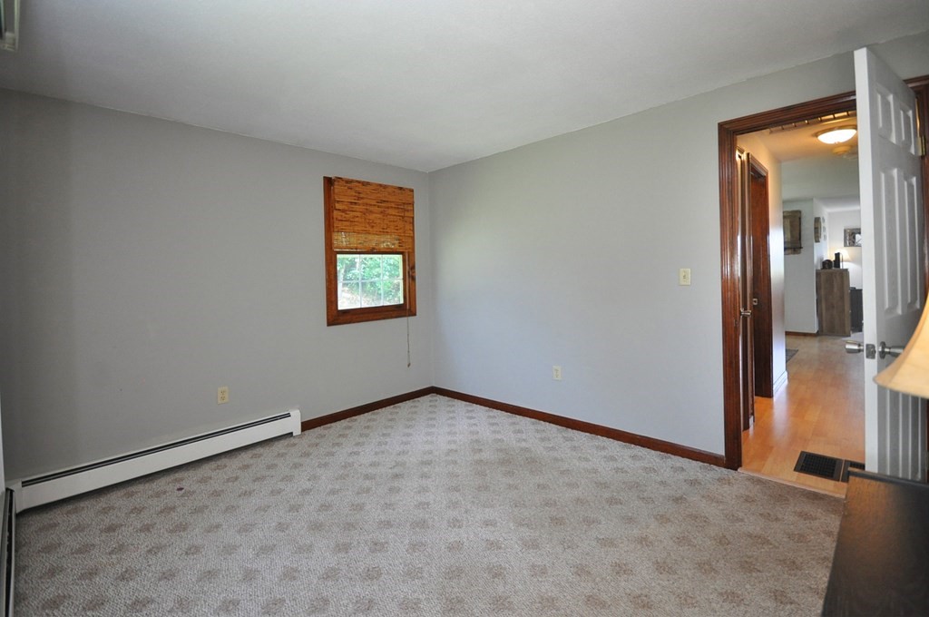 563 Pochassic Road Westfield, MA 01085 - Photo 26 of 42