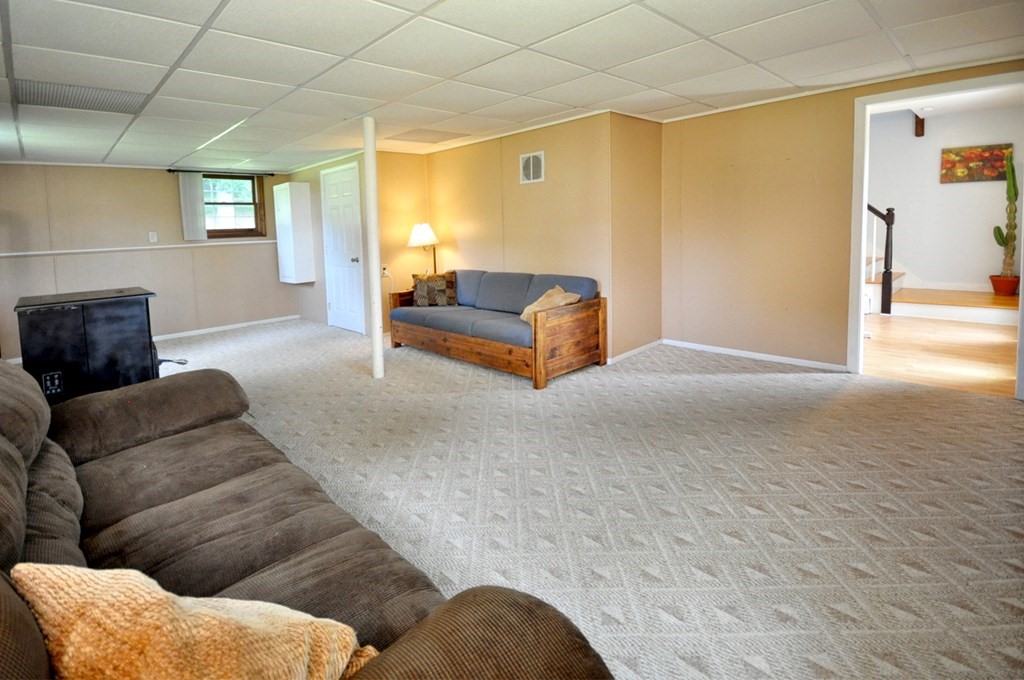 563 Pochassic Road Westfield, MA 01085 - Photo 29 of 42