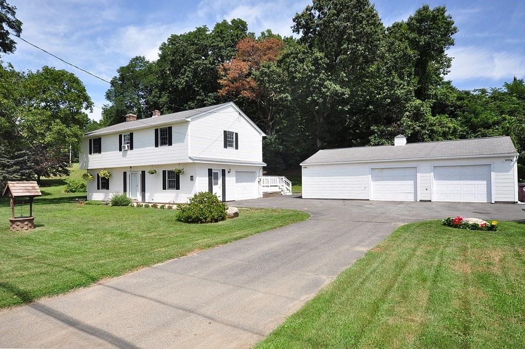 563 Pochassic Road Westfield, MA 01085 - Photo 3 of 42