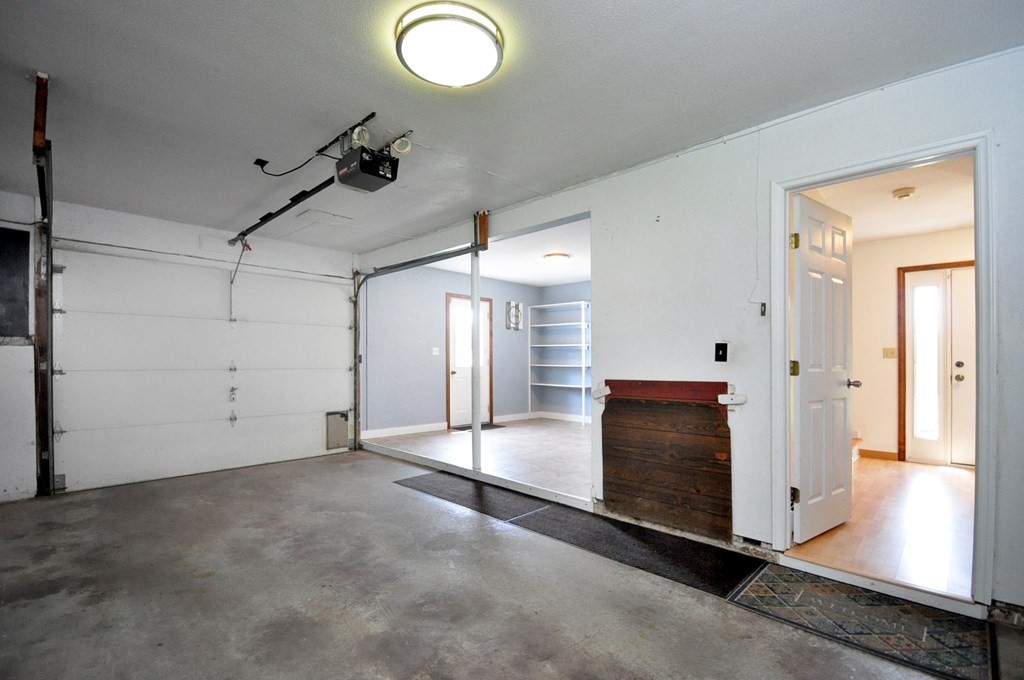 563 Pochassic Road Westfield, MA 01085 - Photo 33 of 42