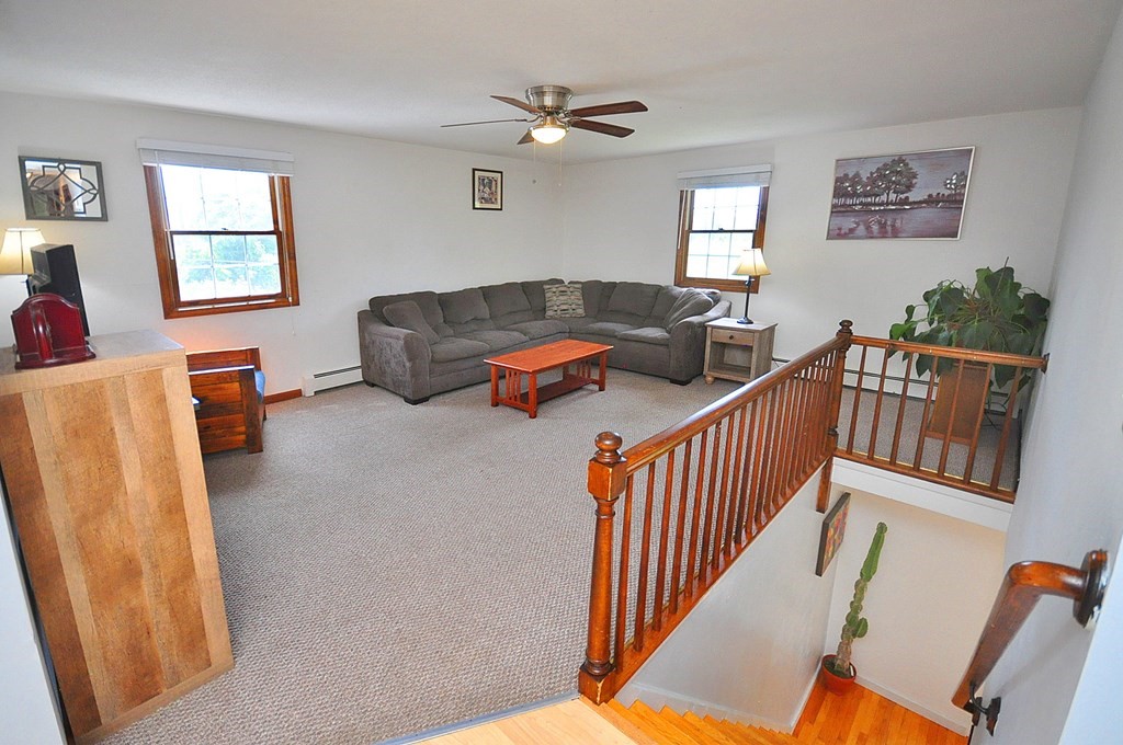 563 Pochassic Road Westfield, MA 01085 - Photo 7 of 42