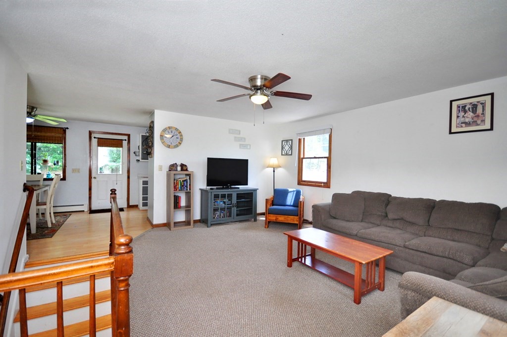 563 Pochassic Road Westfield, MA 01085 - Photo 9 of 42