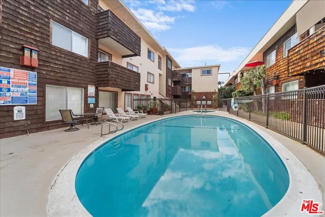 $549,000 | 5414 Newcastle Avenue, Unit 26, Encino, CA 91316