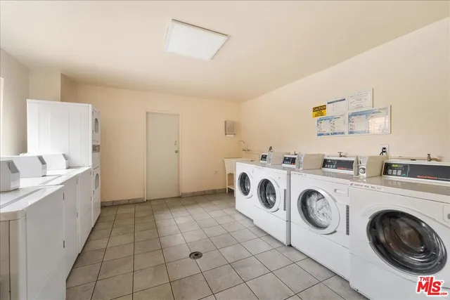 $549,000 | 5414 Newcastle Avenue, Unit 26, Encino, CA 91316