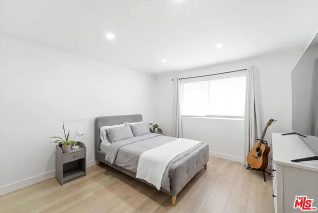 $549,000 | 5414 Newcastle Avenue, Unit 26, Encino, CA 91316