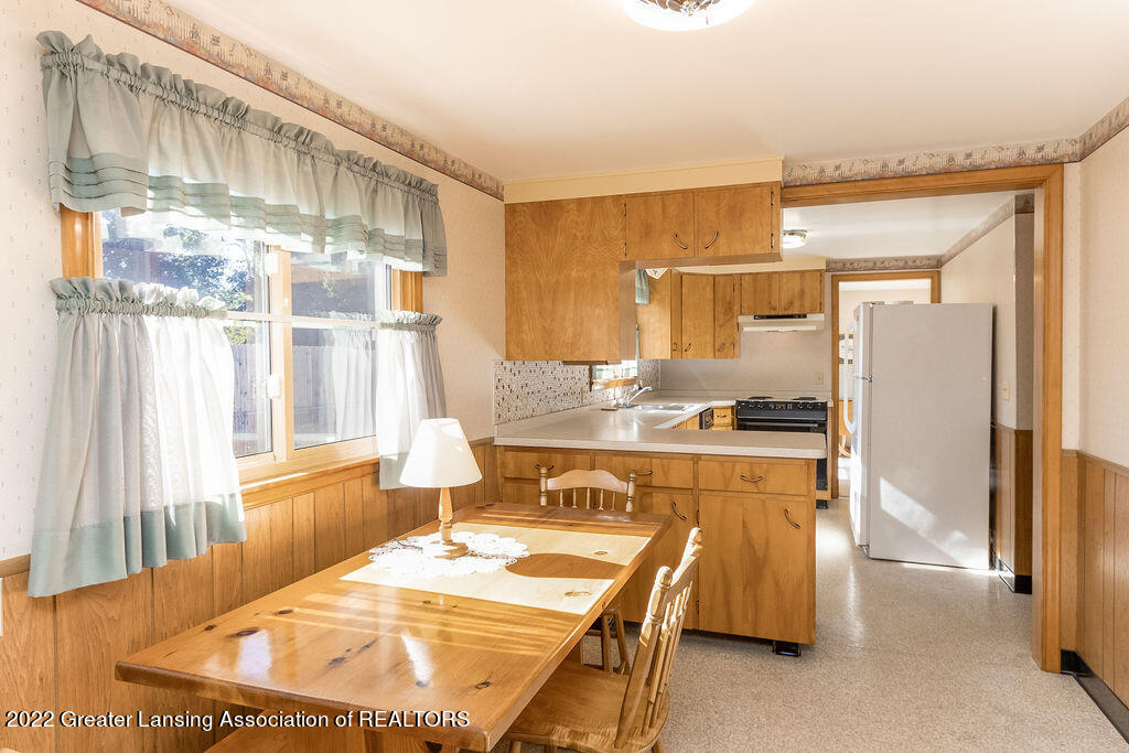 1040 Bretton Road Lansing, MI 48917 - Photo 16 of 36 Final-22
