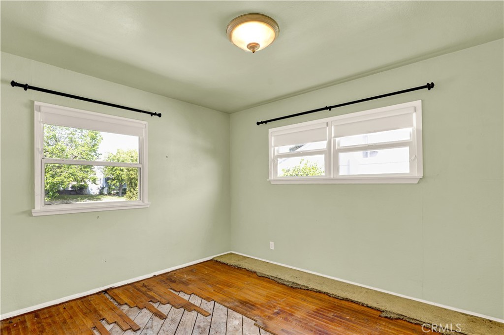 8048 Etiwanda Avenue Reseda, CA 91335 - Photo 11 of 16 a view of empty room with window