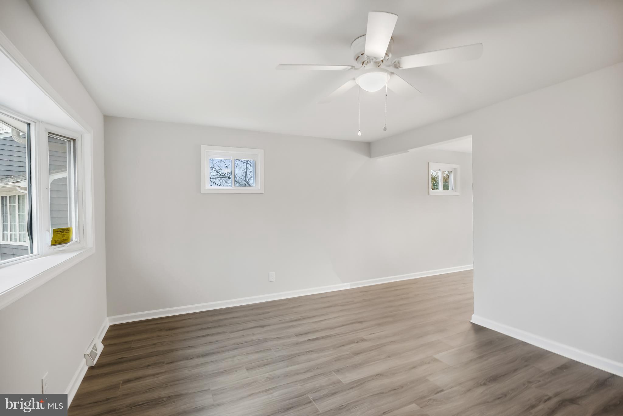 222 Aman Place Clementon, NJ 08021 - Photo 4 of 19